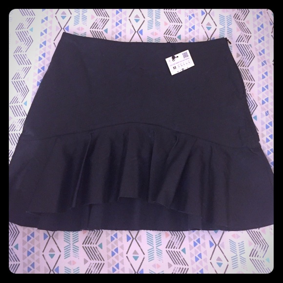 Zara Dresses & Skirts - 🍁Zara NWT faux leather mini skirt 🍂
